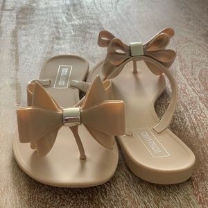 NWT Victoria Adames Ribbon Bow Sandals Flip Flops